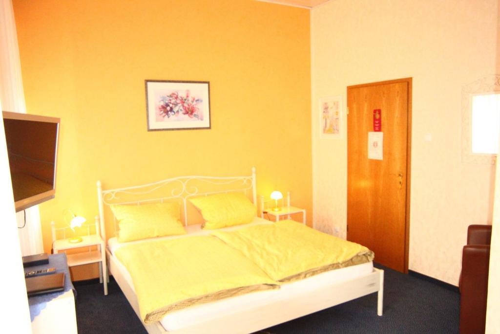 Moselromantik-Hotel Zum Loewen Ediger-Eller Habitación foto