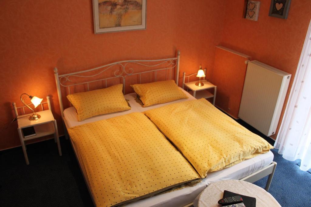 Moselromantik-Hotel Zum Loewen Ediger-Eller Habitación foto